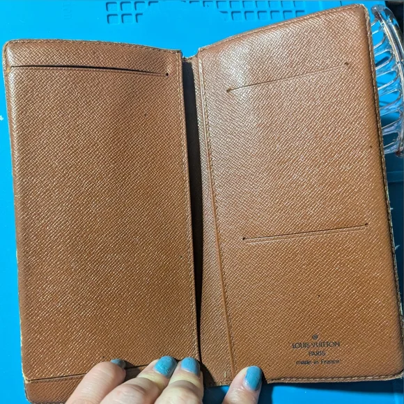 Louis Vuitton Monogram Billfold Wallet w 2 Credit Card slots. 💳 💲 - Picture 2 of 5